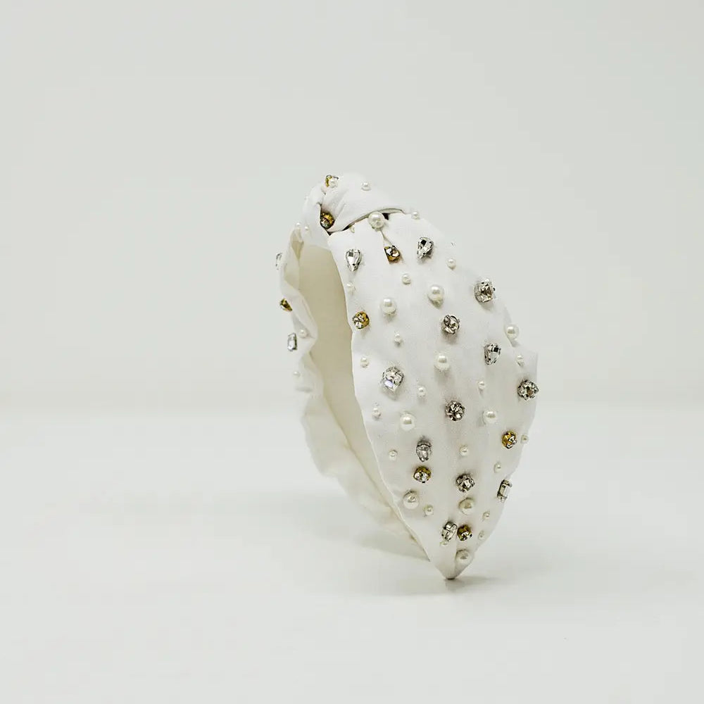 Diadema blanca con perlas y strass para novia